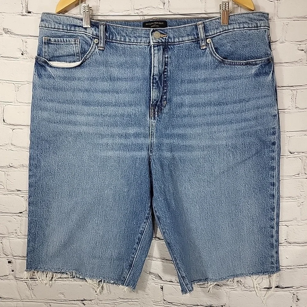 Banana Republic Shorts Mens 34 Blue Denim Cut Off Jorts Raw Hem Straight Casual‎